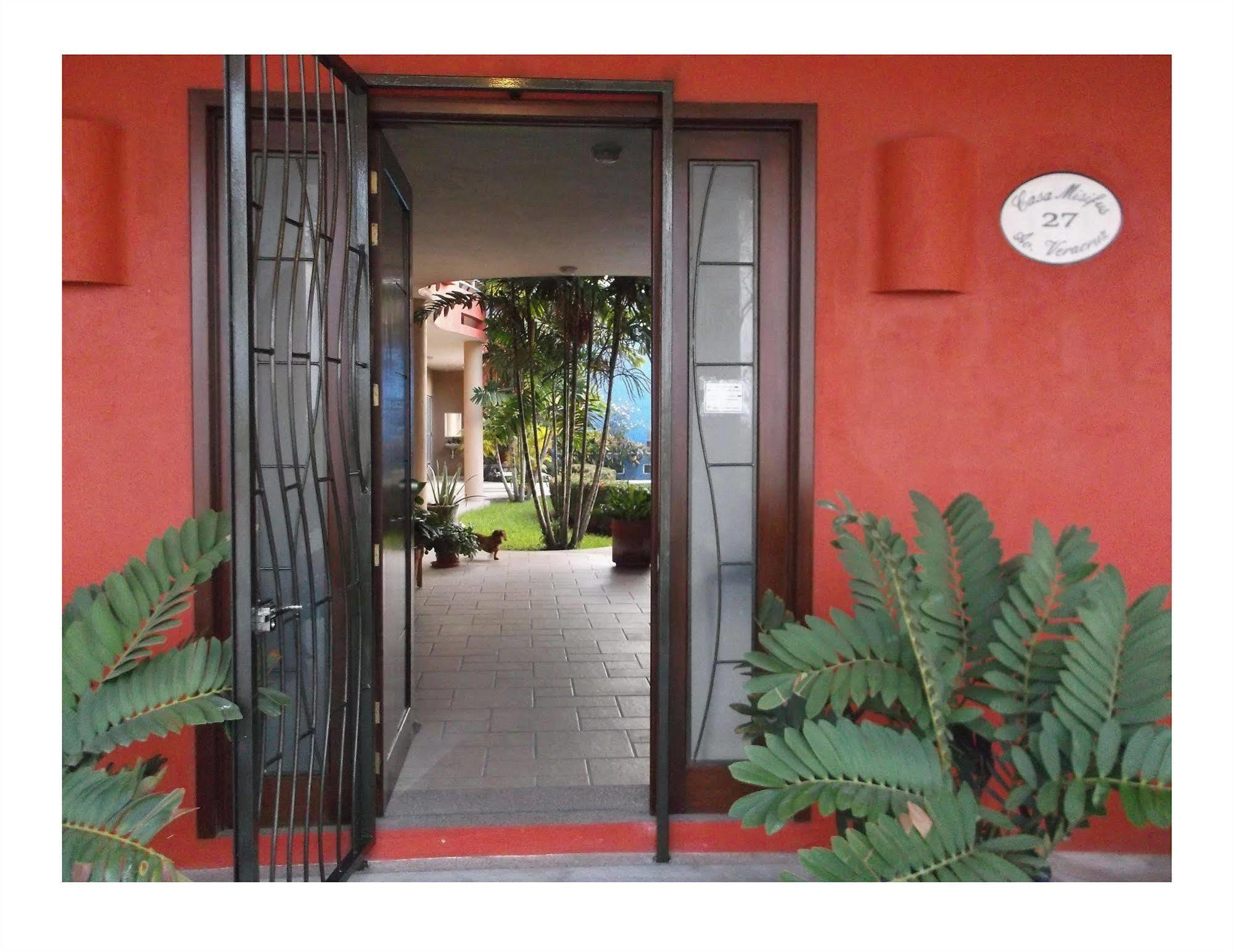Casa Misifus Hotel Barra de Navidad Exterior photo